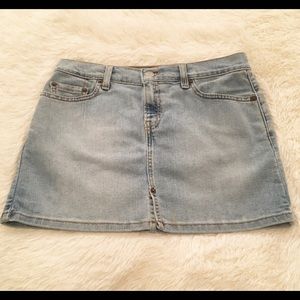 Levi’s Light Blue Wash Denim Skirt -Size 5